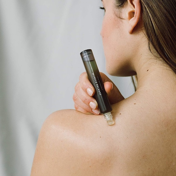 True Botanicals Muscle Release Rollerball - Picture 2 of 2